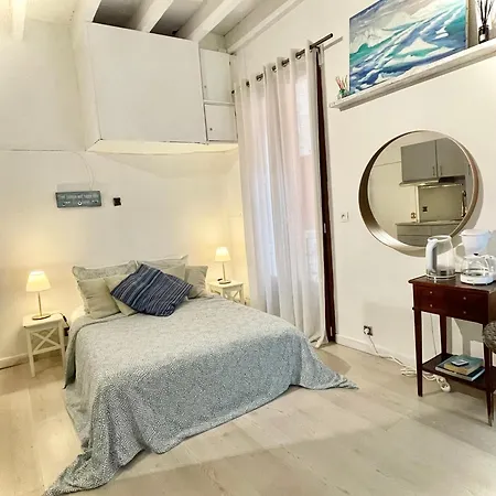 Authentic Living In A Historical Area 몬테카를로
