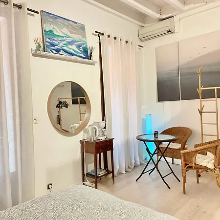 Authentic Living In A Historical Area Apartment Monte-Carlo
