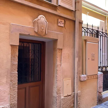 Authentic Living In A Historical Area *